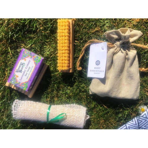 Light in the Light - Examen de l'auto-soin biologique par Aye Life