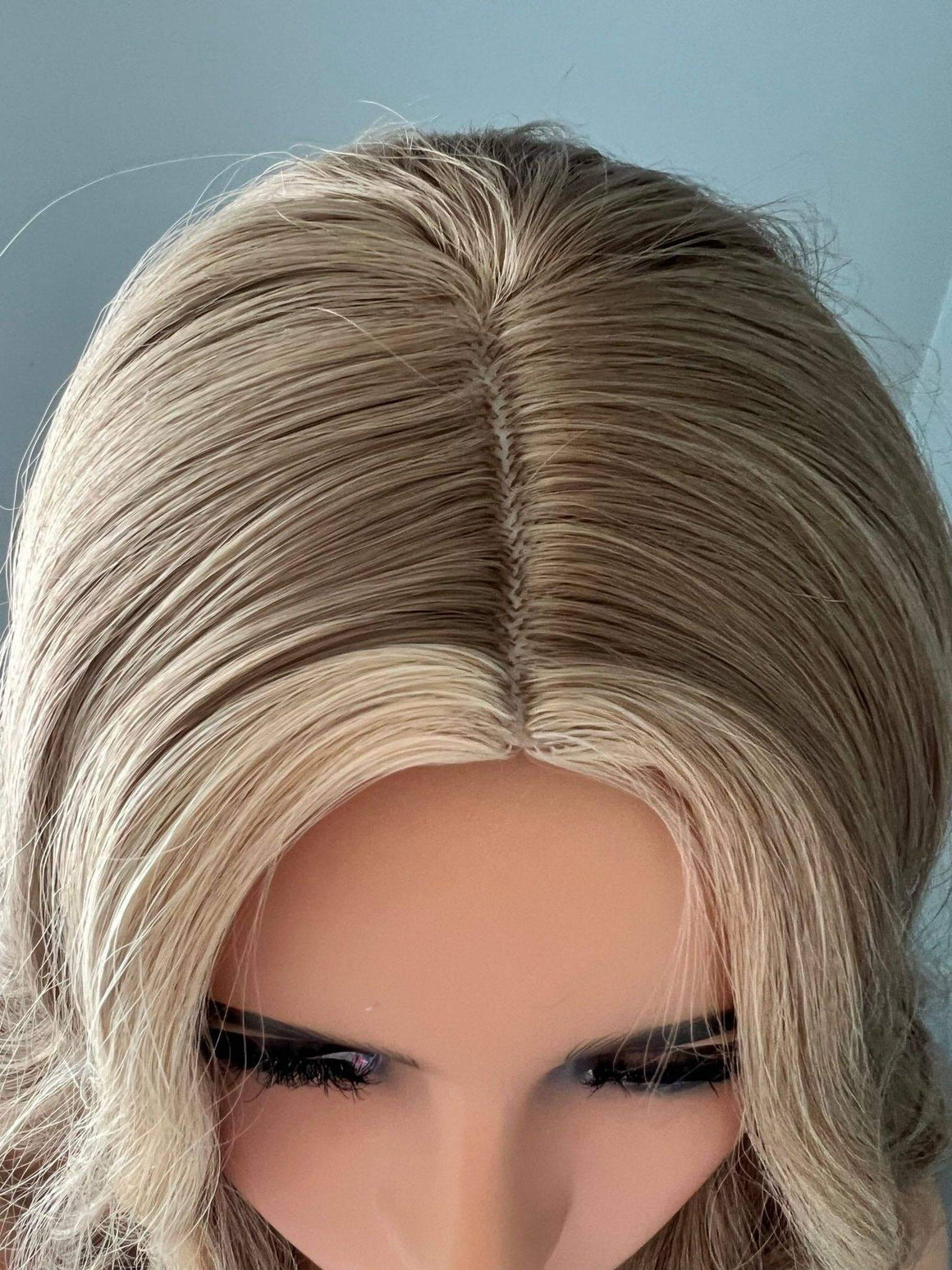 Dana Short Blonde Wig with Highlights