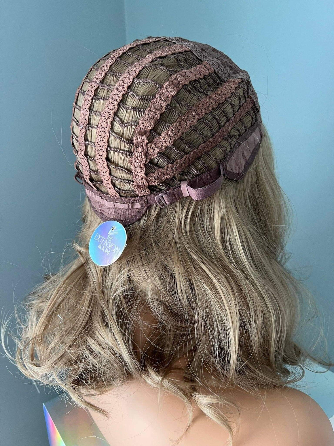 Dana Short Blonde Wig with Highlights