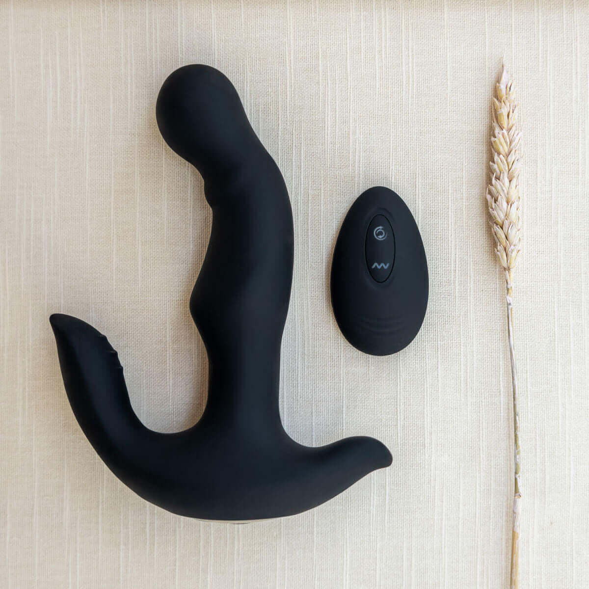 Davana | Vibrating Prostate Massager with Remote