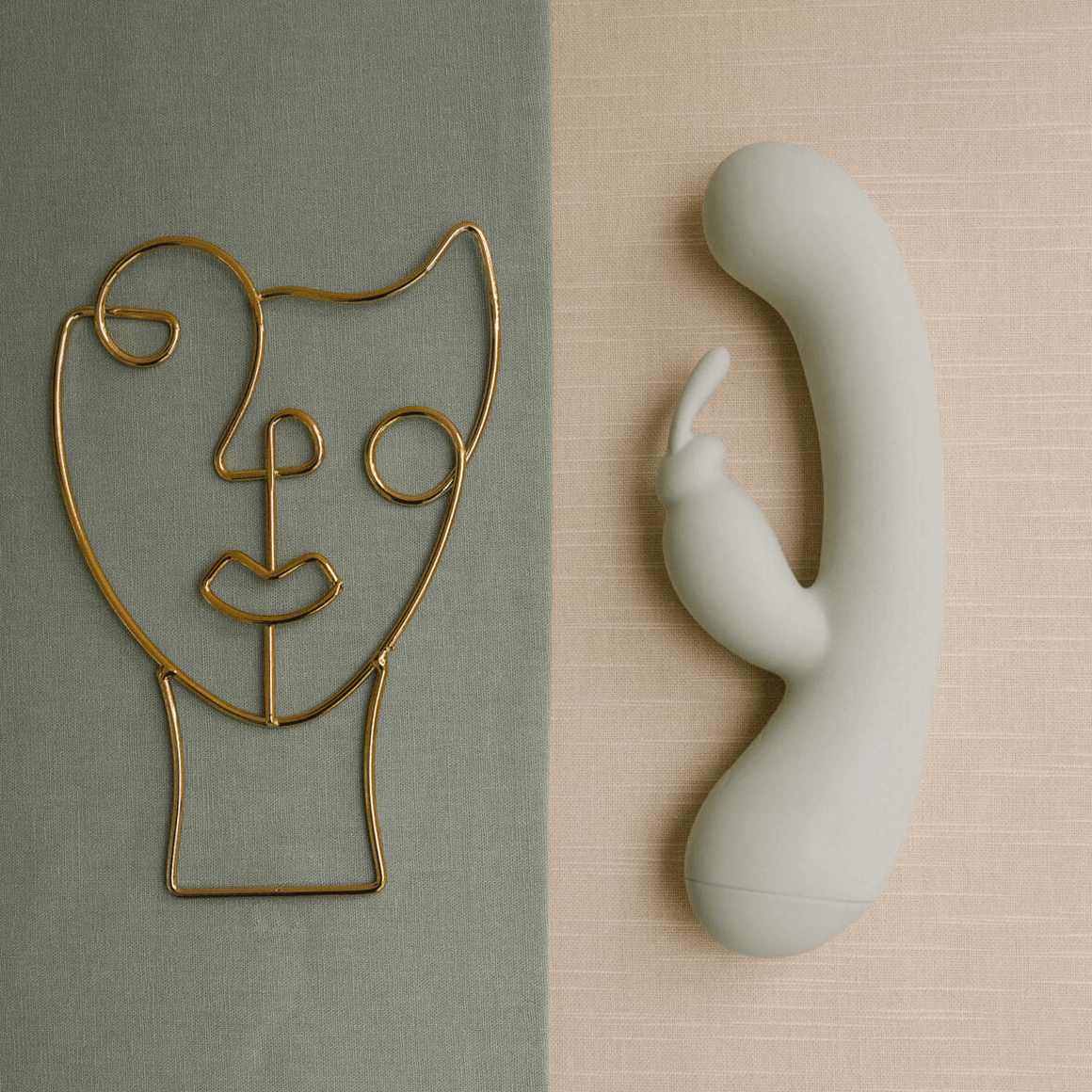 Saro | Classic Rabbit Vibrating Dildo