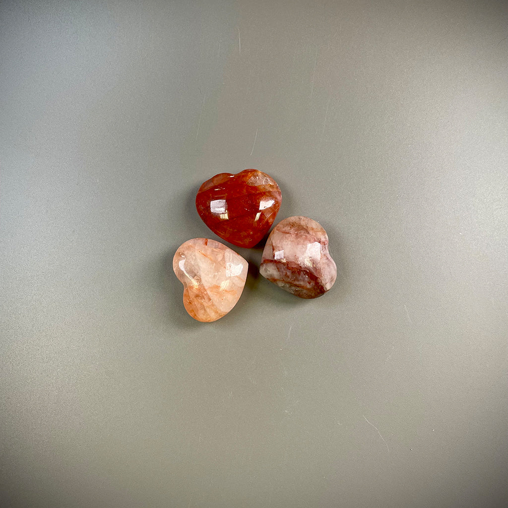 Coeurs en cristal de quartz hématoïde rouge 3cms