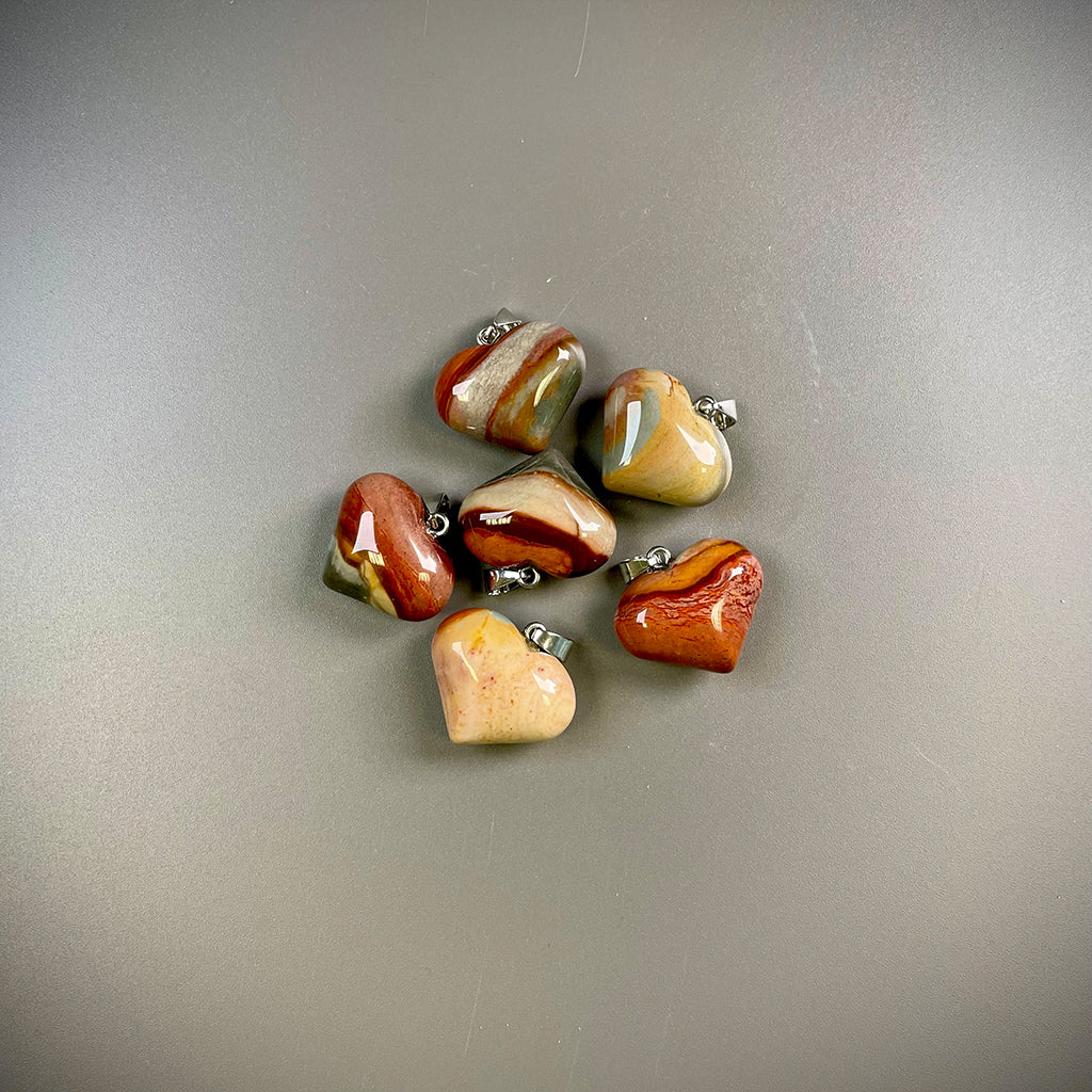 Wisiorek z polichromowanego jaspisu w kształcie serca 2,5 cm